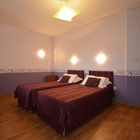 La Roche Bed & Breakfast Saint-Etienne-en-Cogles Exterior photo
