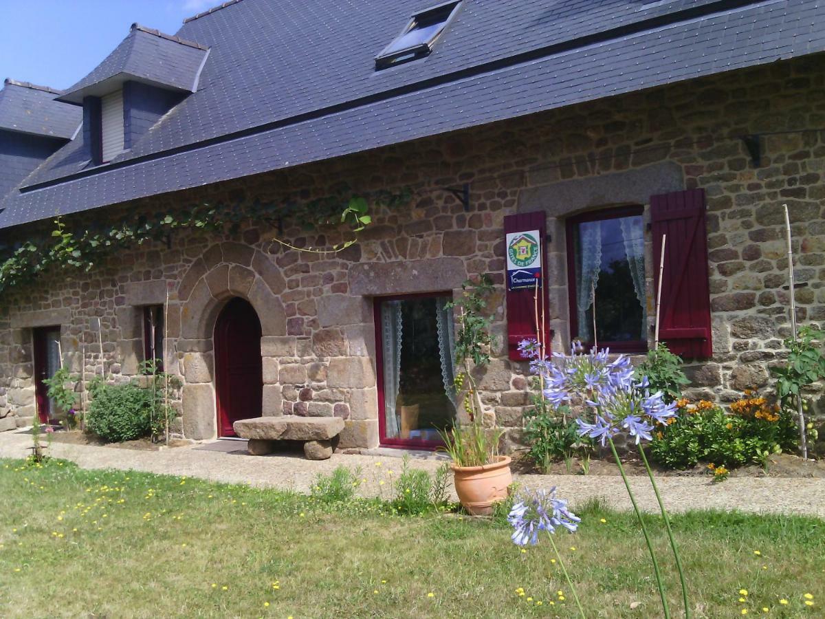La Roche Bed & Breakfast Saint-Etienne-en-Cogles Exterior photo