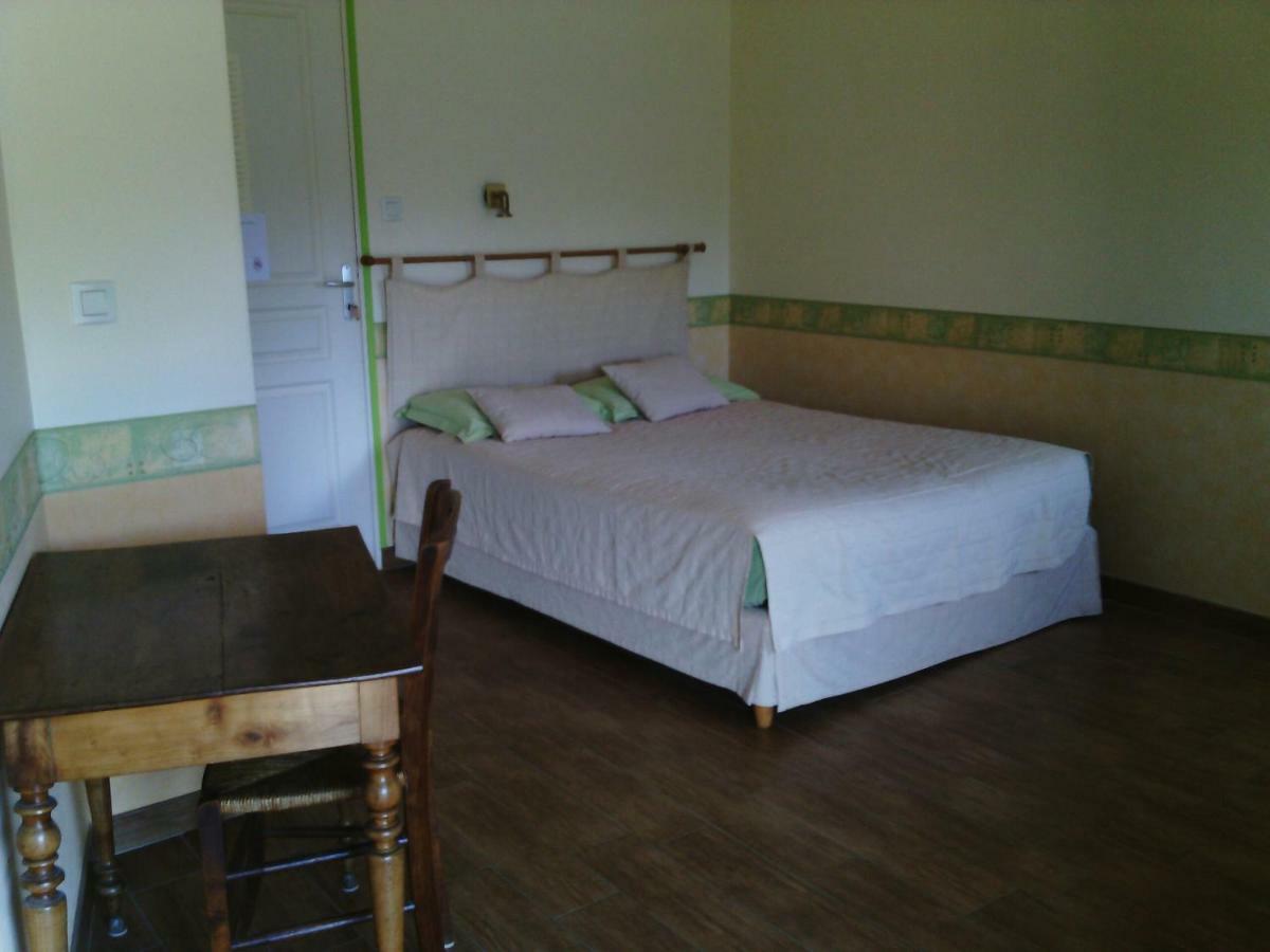 La Roche Bed & Breakfast Saint-Etienne-en-Cogles Exterior photo