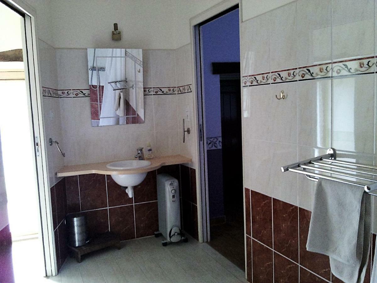 La Roche Bed & Breakfast Saint-Etienne-en-Cogles Exterior photo