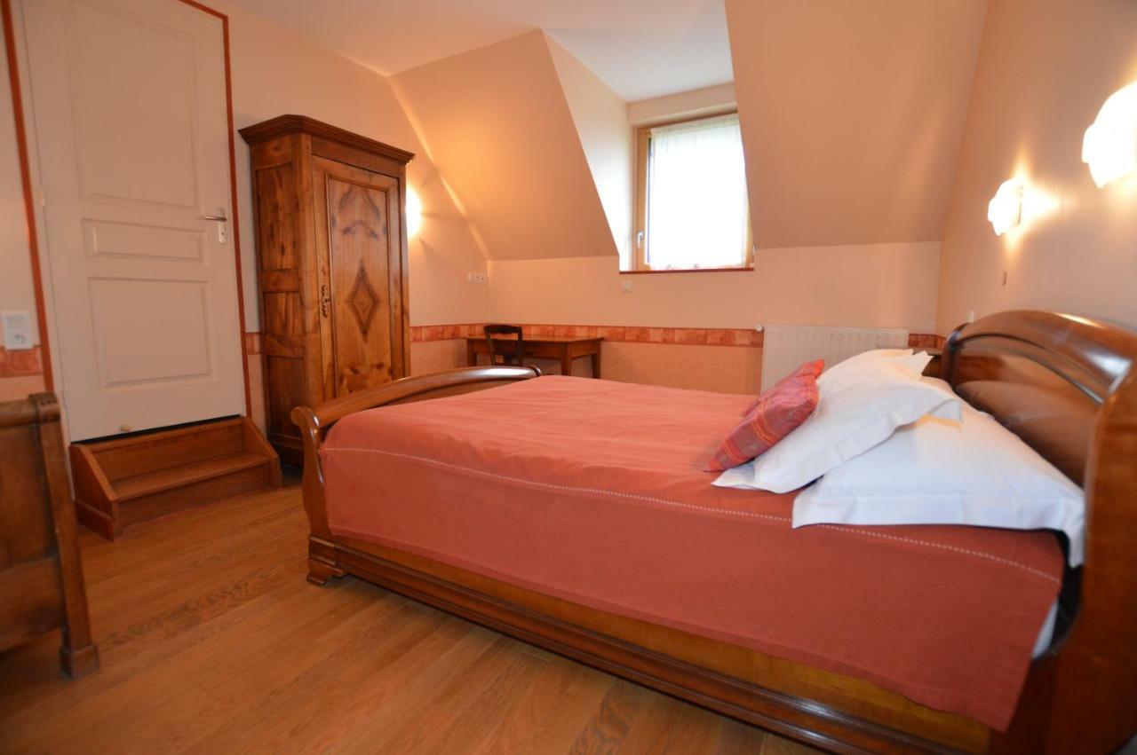 La Roche Bed & Breakfast Saint-Etienne-en-Cogles Exterior photo