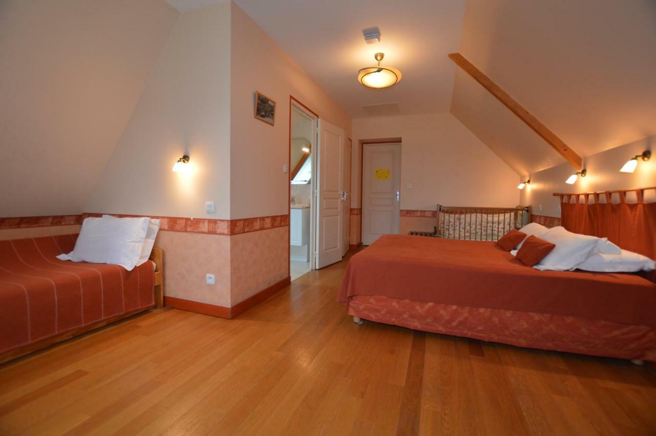 La Roche Bed & Breakfast Saint-Etienne-en-Cogles Exterior photo