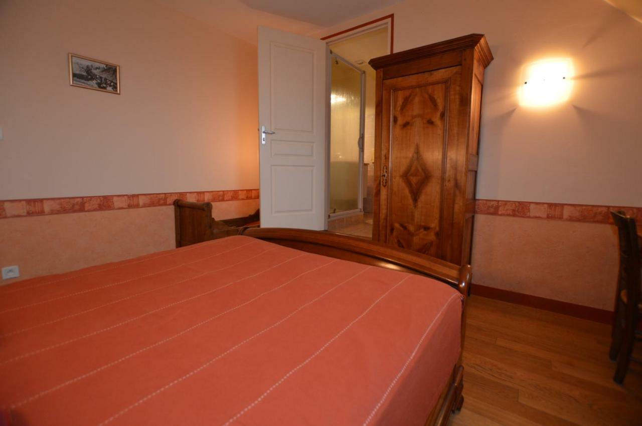 La Roche Bed & Breakfast Saint-Etienne-en-Cogles Exterior photo